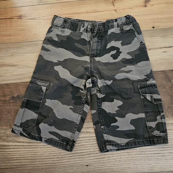 BUNDLE of 3 pairs of boys shorts - Picture 2 of 10